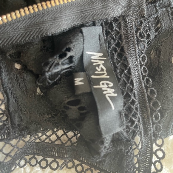 Never worn lace Nasty Gal crop top. Sold out on their website! Size Med - Picture 5 of 5
